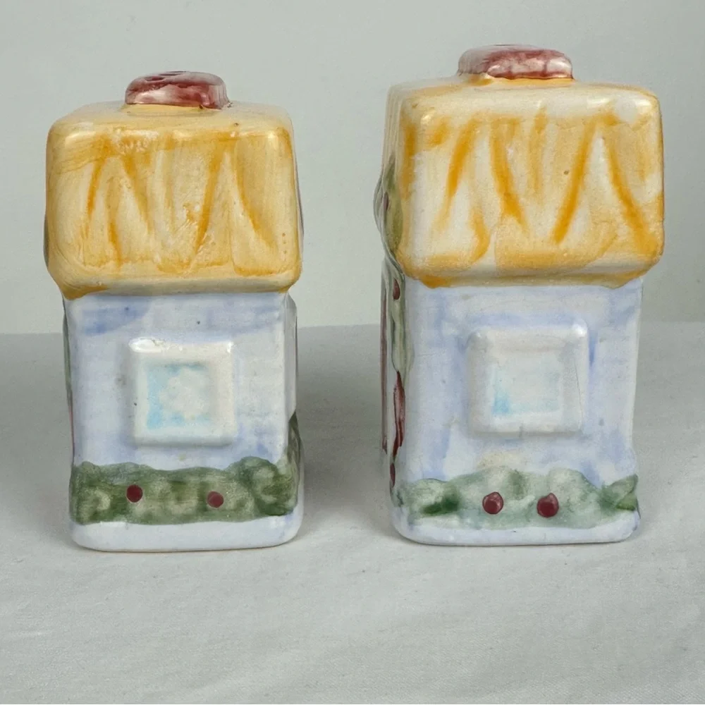 Cottage salt and pepper shakers